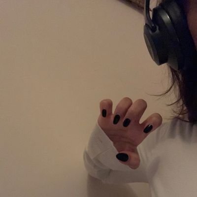 0hanin0's profile picture. انا فراشة اتنقي أجمل الازهار واتنقل بينها اشباع لرغبتي واستمتع بوقتي 
22/9/2025
#KapoorEmpire
@9hercat