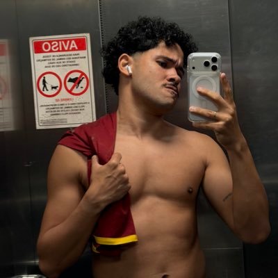 okaiorodrigues's profile picture. Memórias não-póstumas de Kaio Rodrigues. Há quem torça para que se tornem póstumas. Logo logo.