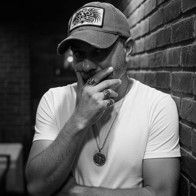 PelaGalimberti's profile picture. Padre de Tomás y Lucas, a quienes pido perdón por mis falencias |
🎙️Locutor Nacional |
📻 Conductor en @LVDiez |
🦀 Canceriano |
🐺Baboso |
🐔 Millornario