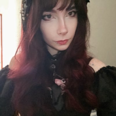 moghiskk's profile picture. ୨ৎ♡cosplayer♡୨ৎ she/her :;☆;: conta de arte: @moranghis  https://t.co/zTwpN4wS1X