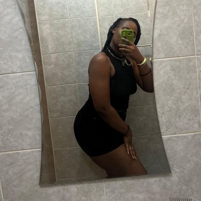 StephanieFiona4's profile picture. A Dwight Schrute stan account,
French linguist. Potatwhore..
God is within her. She will not fail.
6 feet baby

I offer meal prep services