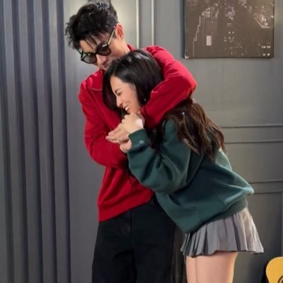 mikbrentianamik's profile picture. Fan account - mikbrent - “I’m so grateful for you, I’m so sorry and I wanna connect with you more.”