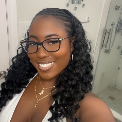 cc_lxn's profile picture. trinibad🇹🇹 | jus vibes| law girly