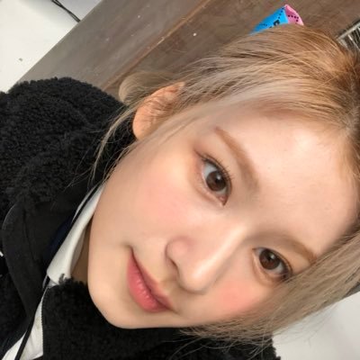jeongswiftiee's profile picture. i’m fallin in love again