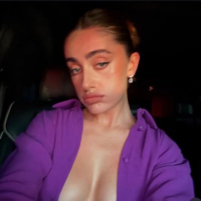 sapphicwylies's profile picture. angelina jolie defender first, human second