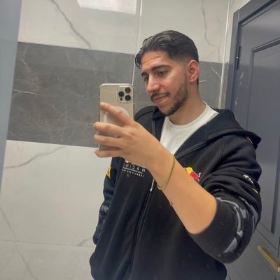 romanreinngs's profile picture. Bana sorarsan hepsi saçmalıktı