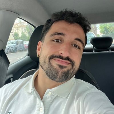 ewheteros's profile picture. ya estoy cansada de ser el patito feo ahora voy a ser el patito terminator | dermatología 🩺