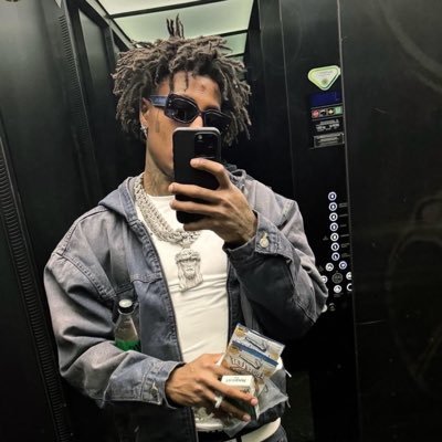 facetheahk's profile picture. we dont know you