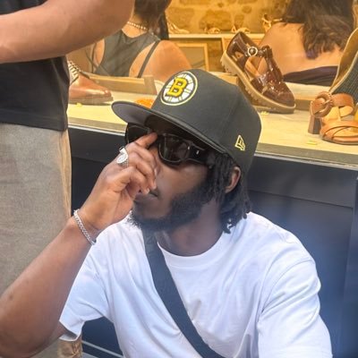 DullyTweets's profile picture. Local.