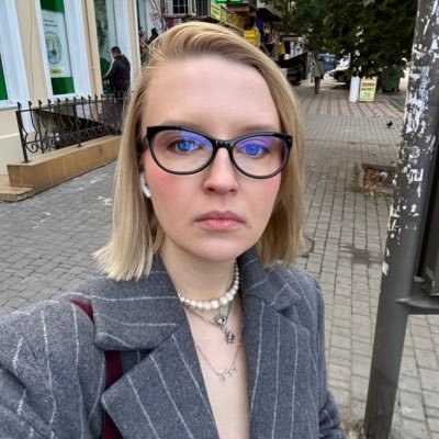lllemonworld's profile picture. weird but fuckin' beautiful

 | 

в житті я працюю психотерапевткою, а тут ні і не буду і не винна