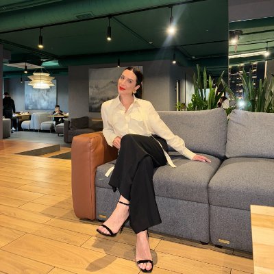 Emily1987219's profile picture. Hi everyone! I currently live in the Windy City, Illinois. Elegance is a way of life.