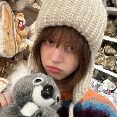 aurixzl's profile picture. haely yuri, fortnite, and anhane i love it