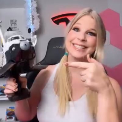 elianaspCriffx's profile picture. Independent Master@DragonX_Sponsorship, Customer Operations and Journalist.