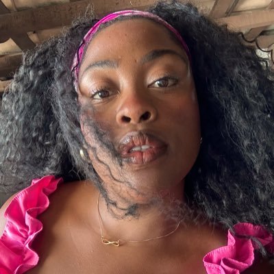 tvomenezes's profile picture. coisas aleatórias e triviais. porém depende…