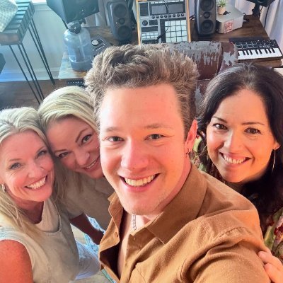 Olive_Coope28's profile picture. ⚽ IPTV is fire! All my soccer leagues — Ligue 1 🇫🇷, Premier League, LaLiga — with Sky, Canal+, and zero buffering. Great customer service!