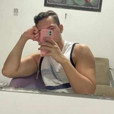 momoswine's profile picture. 