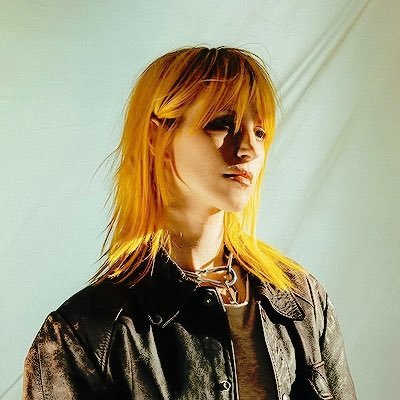 lesbicaaaaaaaa's profile picture. 