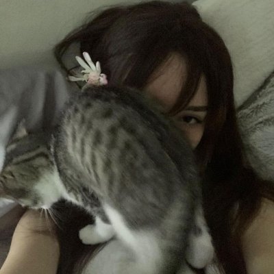 meowthoughtts's profile picture. 