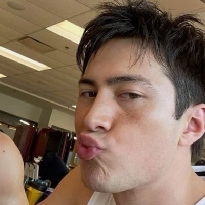 yalooblueteebaa's profile picture. #ILYAROZANOV: part time hockey player, full time dog dad