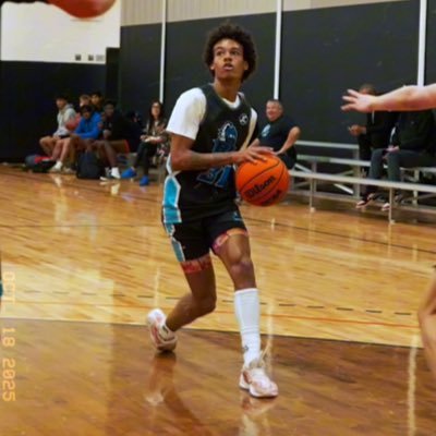 TheIsaiahWhite's profile picture. 📍 Providence, RI | La Salle Academy 🎓 Class of 2026 | G | 5’11" 📚 GPA: 3.3 | 🎯 Aspiring College Basketball Player 📬 NCSA Profile: https://t.co/6Ys0CPPtAu