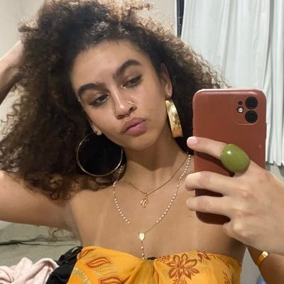 tossedecachoro's profile picture. bonita gostosa e pobre