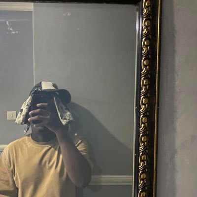 DERA_4pF's profile picture. med scientist | ceo @digisphere__ng @selfmadeautos | “Im only 22 Im trying to make it on my own” | four pockets full. culér