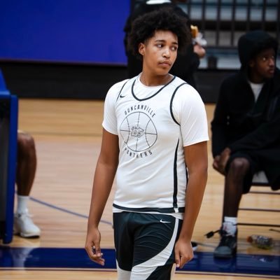 Luckie_Harbert's profile picture. 2028 C/PF 6'7