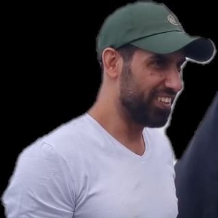 kuwatiyy's profile picture. سرق لص عمامة عُمر بن الخطاب في السوق وهرب ، فركض خلفه عُمر يصرُخ : اشُہد اللہ اني ملكٺك إياها فقل قبلٺ حتى ﻻتمسّك النار ..