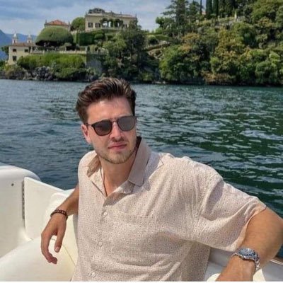 drappier_alex's profile picture. We make a living by what we get, but we make a life by what we give❤️