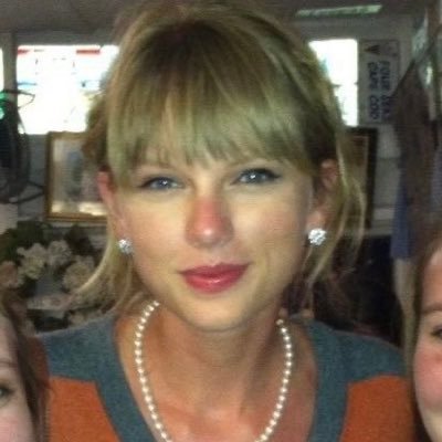 onlyswifie's profile picture. a bit of everything tbh┊ fan account ♡ ₊ ˚ ⊹