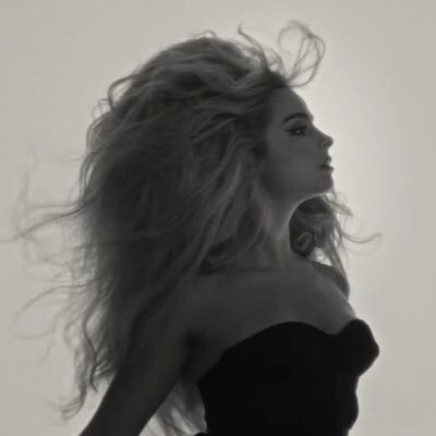 cloudblonde's profile picture. i’m so confused