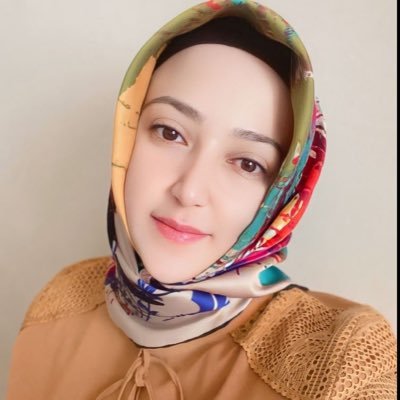 crctuba1's profile picture. papatya sever, kendi halinde biri