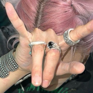 aewkitzy's profile picture. aqui cadelamos por molieres