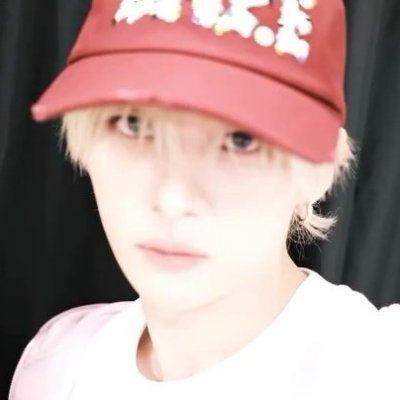leemiaww's profile picture. catboy energy enthusiast | caught feelings for a man who packs with bundles #리노 ; 🐰🐈🍮 ; #straykids