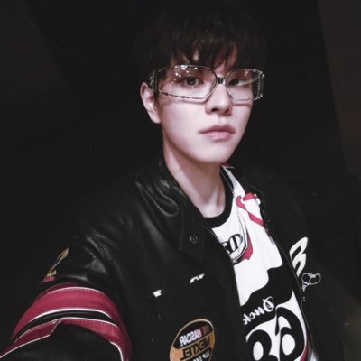 acciolice's profile picture. ★ ela/dela ★ 99’★ INFP ★ RJ ★ MG ★ Design de moda ★ 한지성 #1 𝔣𝔞𝔫 ★ 🇵🇸