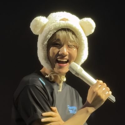 sitzpinklerrr's profile picture. - 백현이 🍓
- multi!