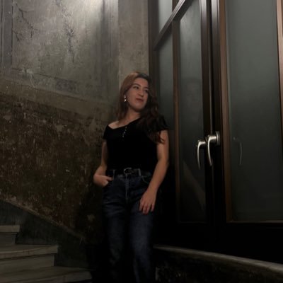 esotify's profile picture. Arch