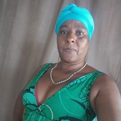alinedeSou25866's profile picture. 