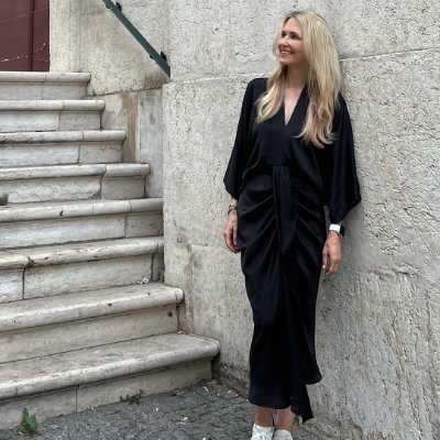 Erin___US's profile picture. Building bridges between fashion, beauty and technology Aurum Atelier Founder | Violet Grey Shareholder | Philanthropist | Believe in the power of