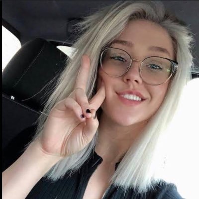 Emily6830's profile picture. 