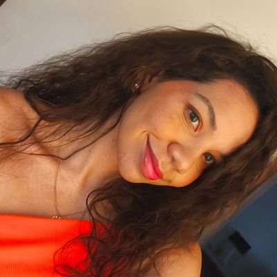 laurabajate's profile picture. healed fire sign