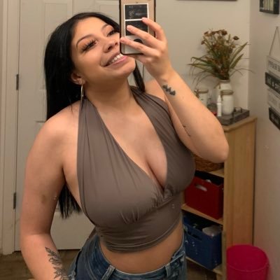 danika_sosa's profile picture. Az💗 Licensed cosmetologist  IG-danikasosa