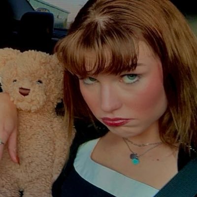 emma_lichty's profile picture. curating some form of divine femininity