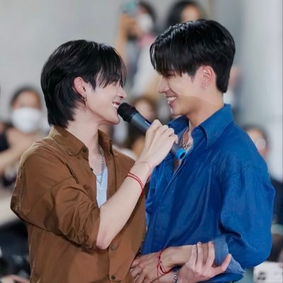 BlwatcherF's profile picture. multi-Fandom and a heart with space for more 🤭 18+ 🏳️‍🌈