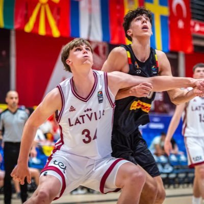 JMKalnins's profile picture. 18yro, 6.7ft shooting guard/ power forward