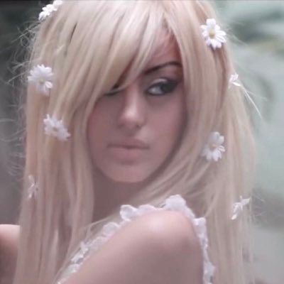 ldrhollis's profile picture. 🪽🧁💧🎼 Holli 10/27 Yay