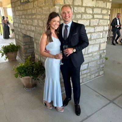 ZackHazlett's profile picture. Dad and husband. SaaS AE. Fitness and whatever else