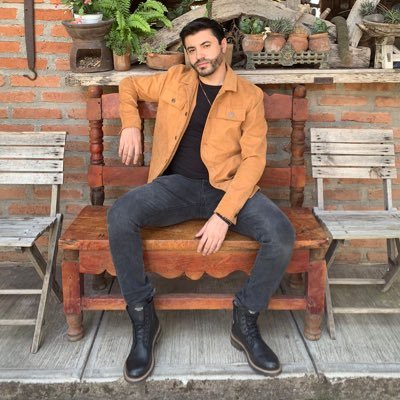 PepeMoonroy's profile picture. Lo realmente importante se oculta para los ojos y solo es visible para el corazón. IG: Pepe.monroy