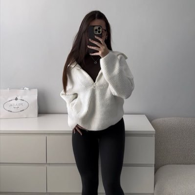mirabenya's profile picture. 
