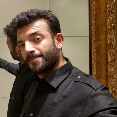 ZiddiNaagrik's profile picture. An ex-NDA aspirant | traveller | photographer | reader who writes as well | cook | Humanist | educator
and a kid without mom

ध्यान रहे जिद्दी हूं अंधभक्त नहीं